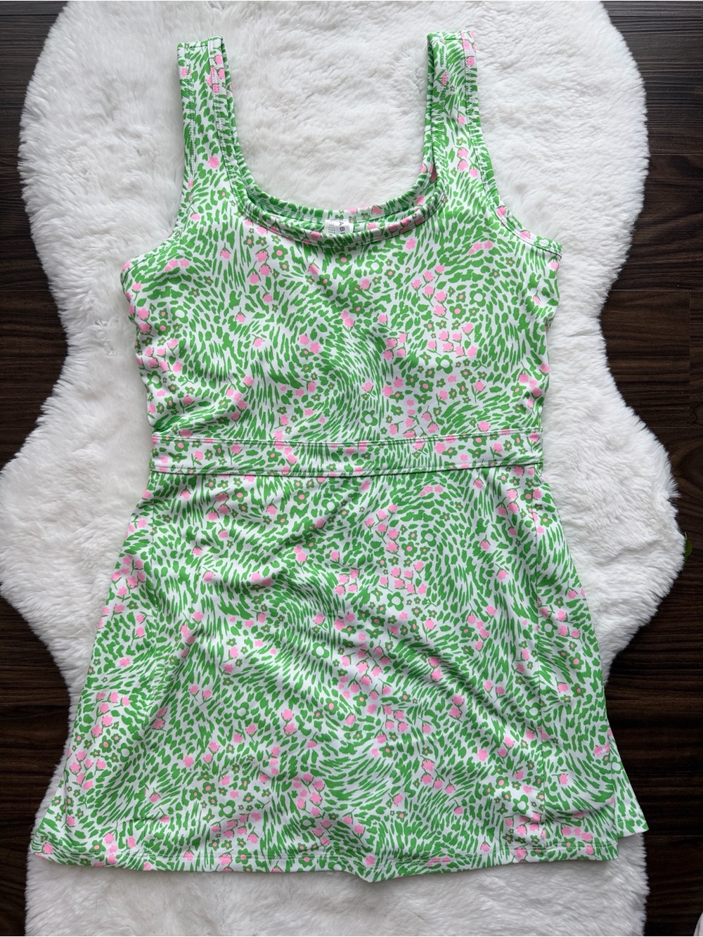 Fabletics Stretchy Exercise Dress Green Pink Built in Shorts size Small